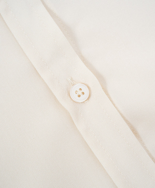 Peekaboo Convertible Collar Crop Shirt