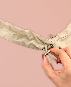 Smiling Every.wear Ribbon Drawstring Shoulder Tote