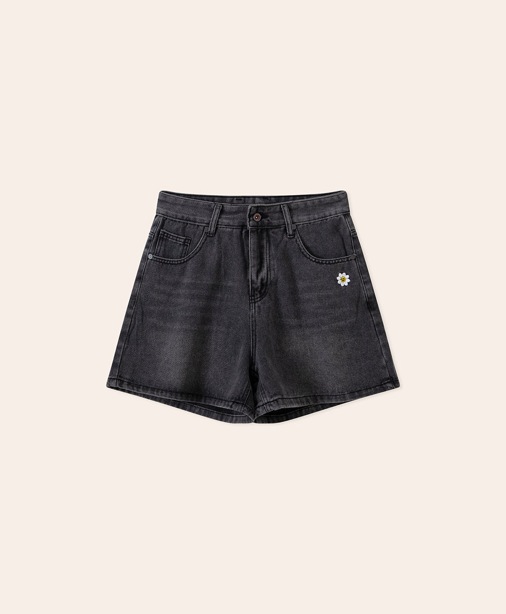 Smiling Every.wear Denim Shorts